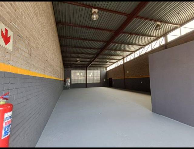 INDUSTRIAL PROPERTY TO RENT IN HALFWAY HOUSE